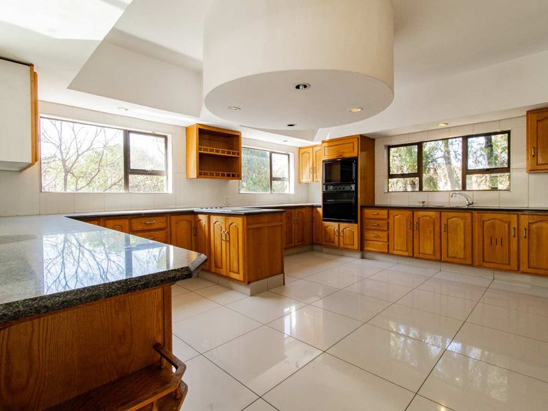 Elegant Face Brick Home with Solar Pool & Built-In Braai - Photo 9