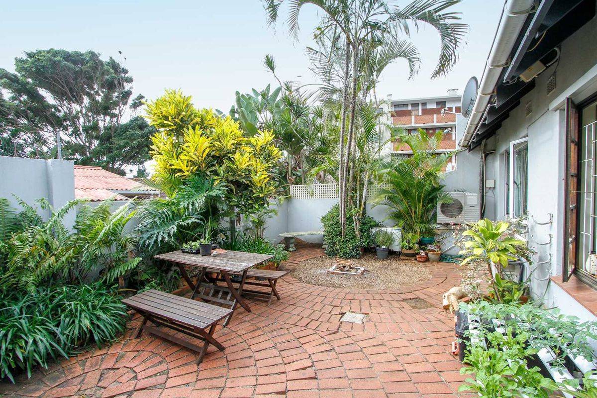 Pet friendly Garden Townhouse within 500 meters of the Beach!! - Photo 4