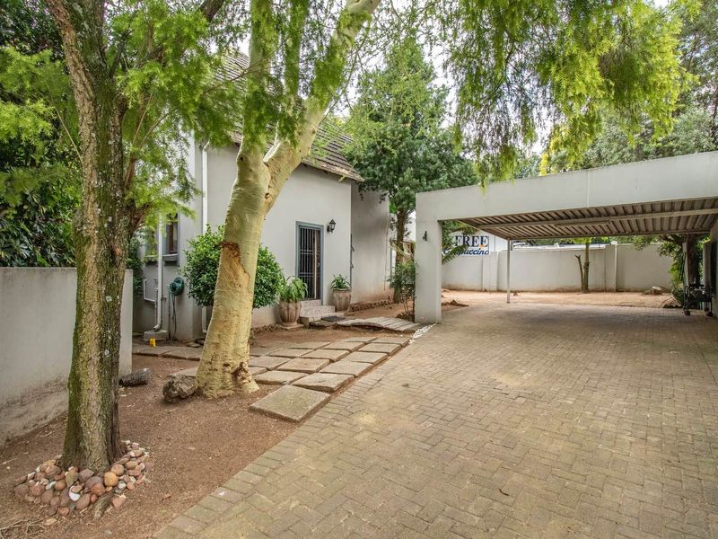 Spacious and Elegant Home in Secure Upmarket Estate - Photo 2