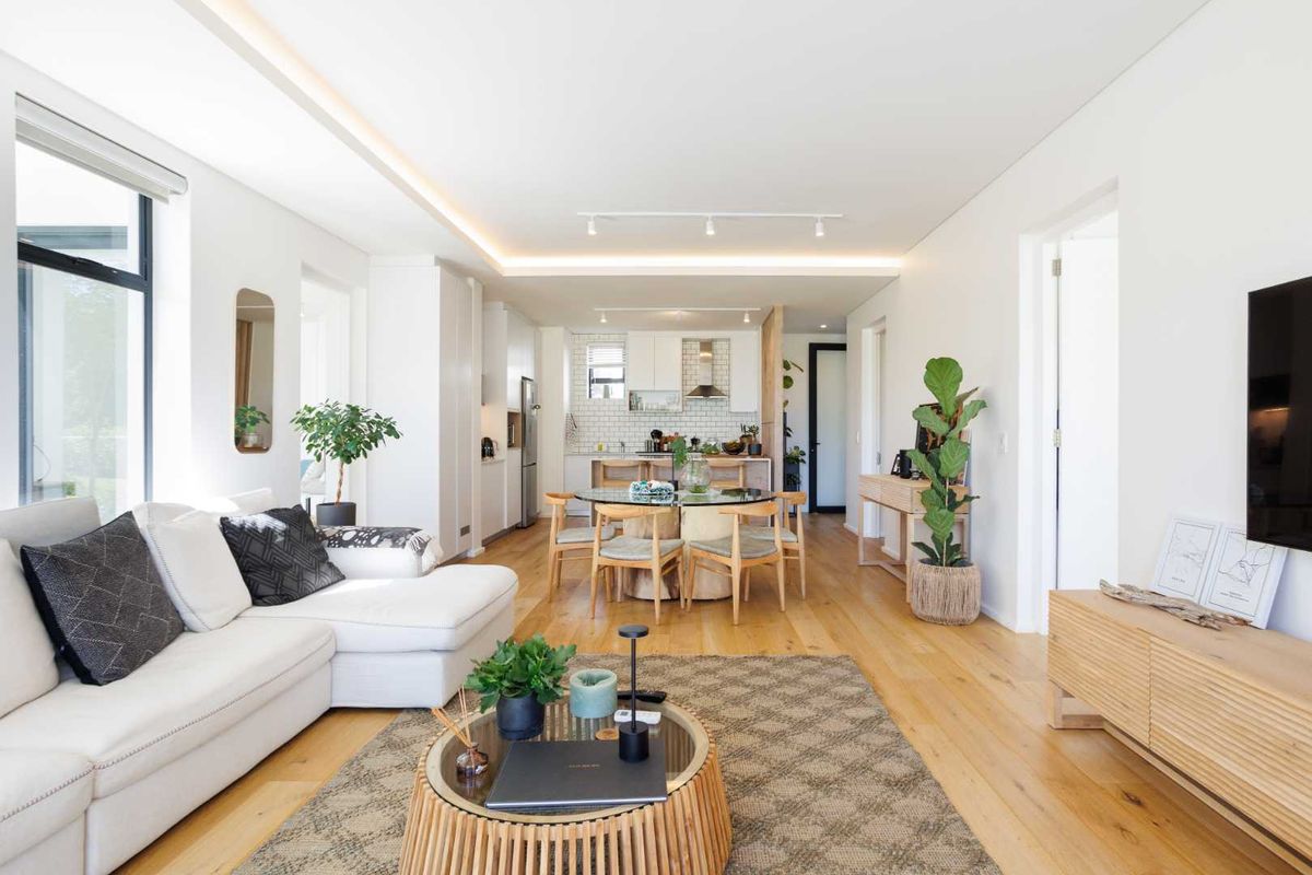 Furnished North-Facing Luxurious Polo Village Apartment on Val de Vie Estate - Photo 2