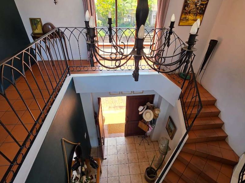 HENDRA - 4 BEDROOM WELL LOVED FAMILY HOME IN UMHLANGA - Photo 3