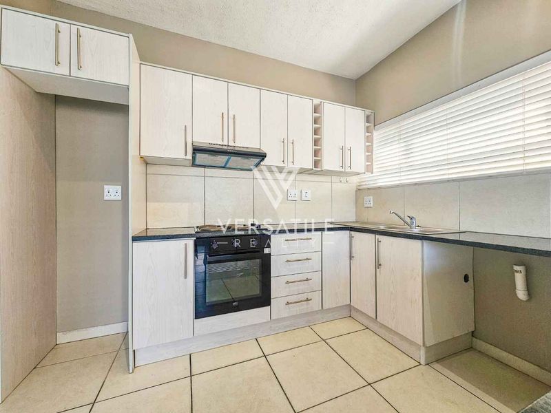 House to Let - Photo 9