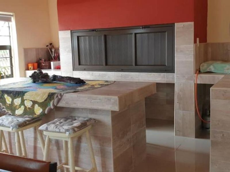 5 bedrooms House in Henties Bay - Photo 9