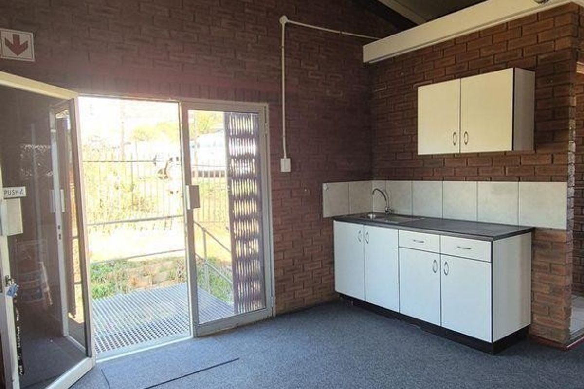 Light Industrial Property - Howick - Photo 4