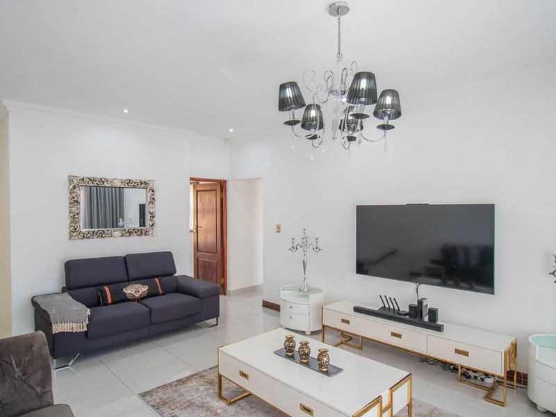 3-Bedroom, 2 Bathroom House in San Vincenzo - Photo 10