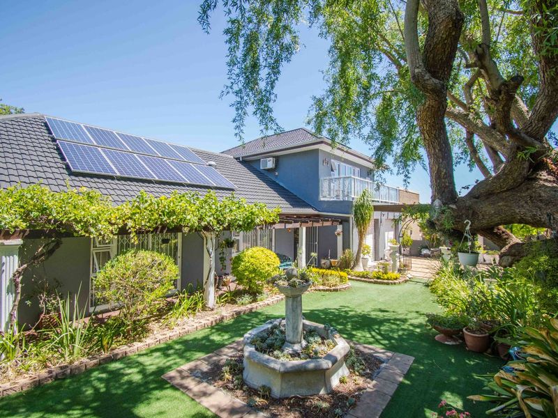 Potential, charm and lots of space in this unique property - Photo 4