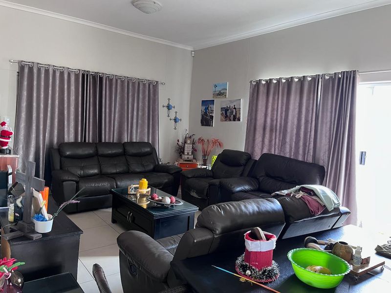 Two-bedroom retirement unit FOR SALE - Photo 9