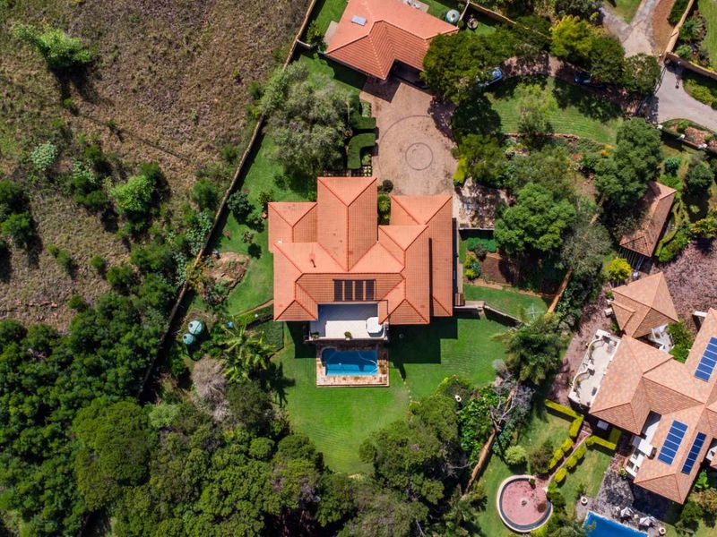The Dual-Living Masterpiece: Two Independant Homes Offering Unrivaled Versatility for Extended Families or Savvy Investors - Photo 5