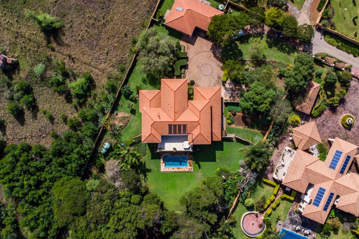 The Dual-Living Masterpiece: Two Independant Homes Offering Unrivaled Versatility for Extended Families or Savvy Investors - Photo 5