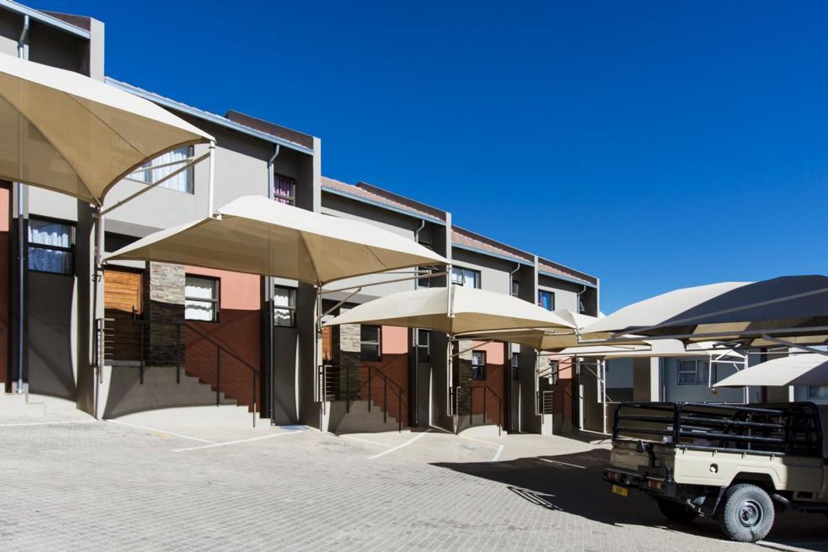 2 Bedroom Duplex Townhouse for Sale: - Inyati Complex, Kleine Kuppe - Photo 3