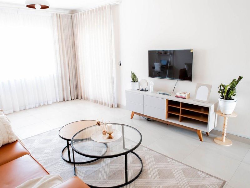 Modern Fully Furnished 2-Bedroom Apartment To Let - Photo 8