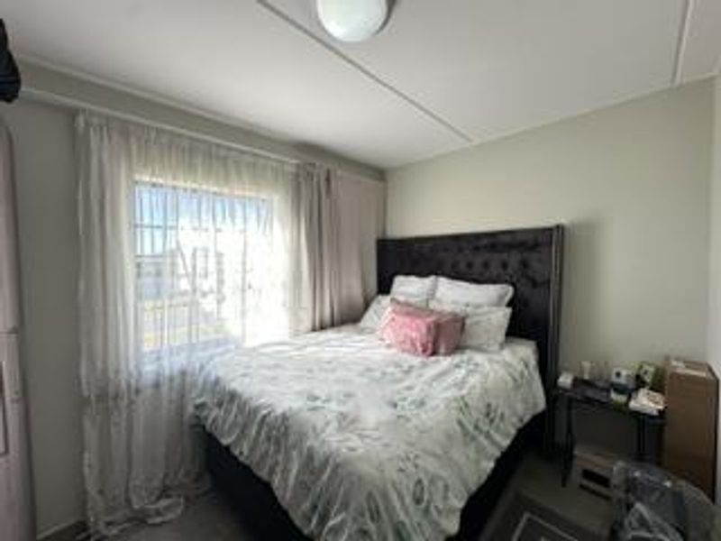 Charming 2-Bedroom Apartment for Sale in Wolmer - Photo 5