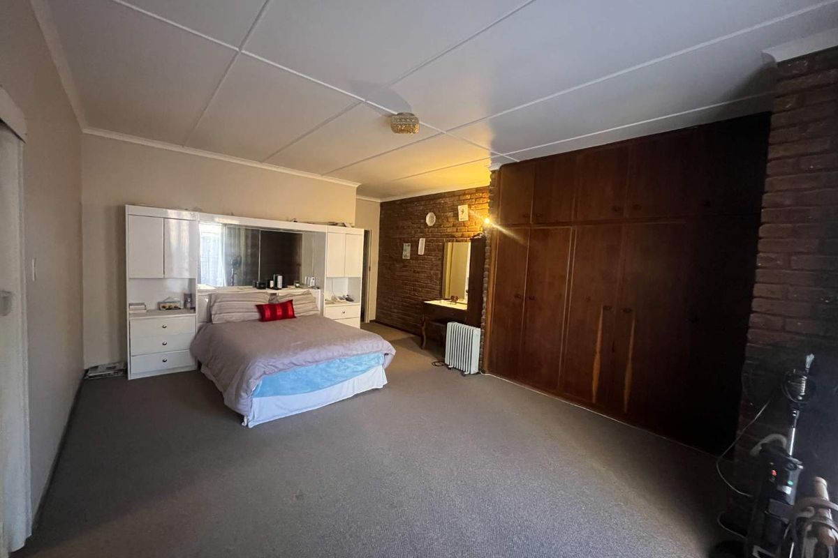 Lovely family home with flat in a sought-after neighbourhood - Photo 3