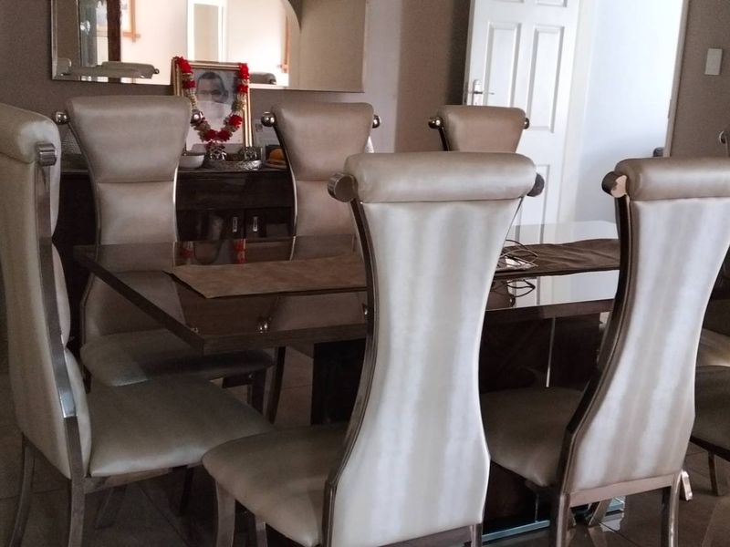 Move-in Ready Home In Prime Selcourt for Sale - Photo 2