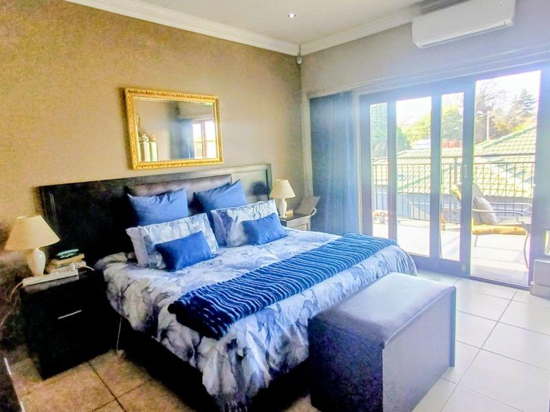 Modern, double storey cluster in secure estate - Photo 8