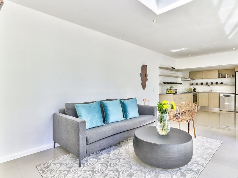 LUXURIOUS ONE BEDROOM APARTMENT - BEACH ROAD - Photo 9