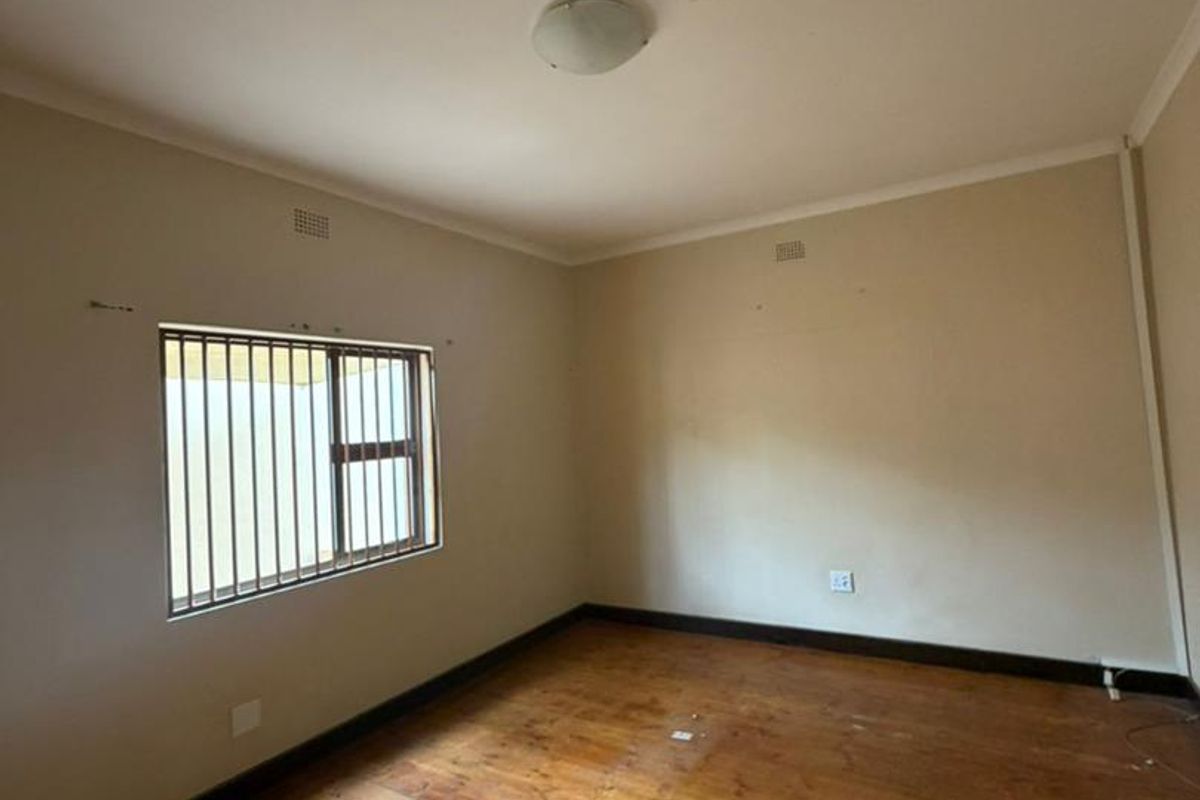 Office Space To Let - Photo 3