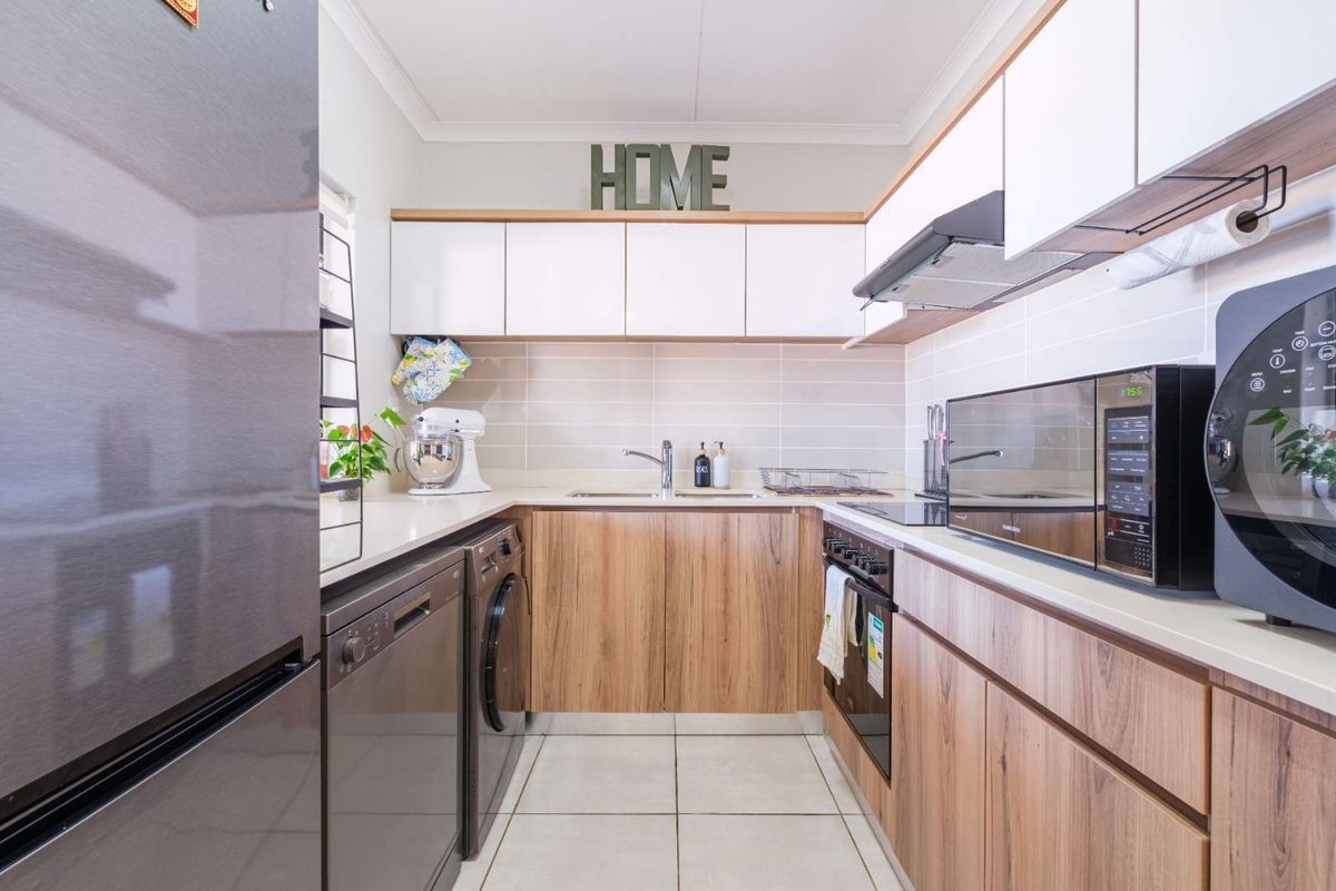 Stylish 3 Bedroom Apartment in Ballito - Photo 3
