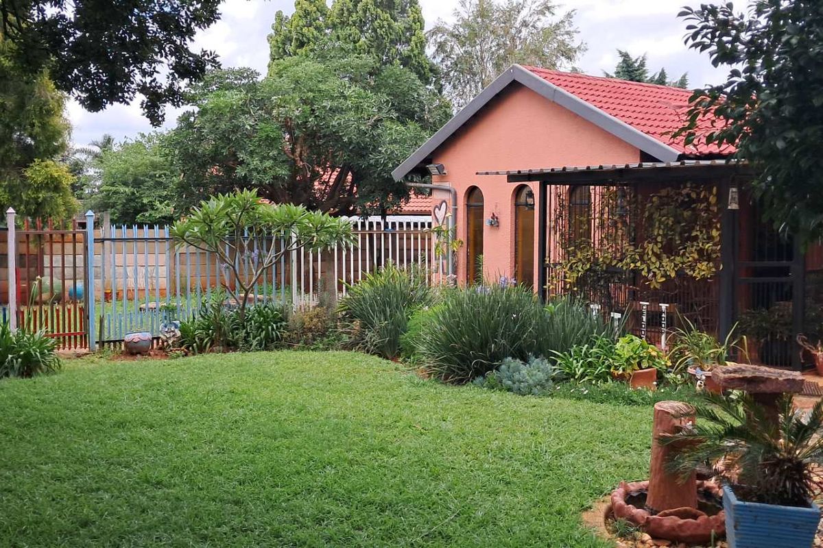 ### EXCEPTIONAL PROPERTY - Photo 5