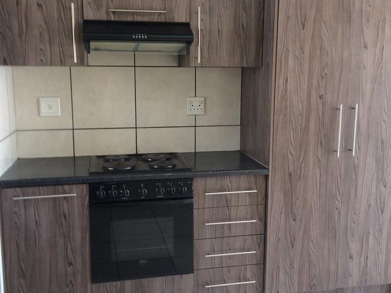 Unlock the door to your future at Hosea Kutako Apartments! For just N$800,000, you can own this charming 62m2 haven. - Photo 3