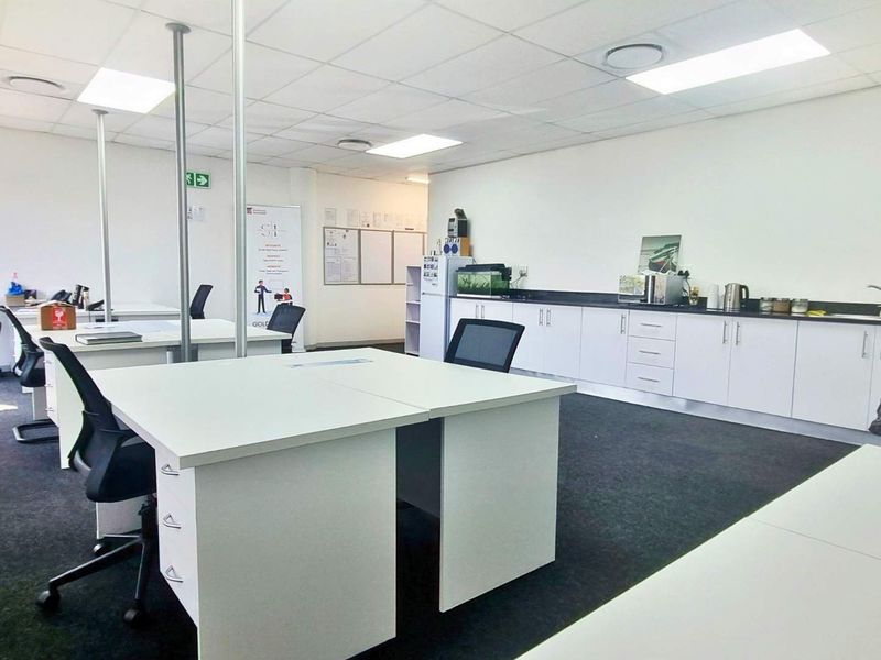 Office to Let | Umhlanga Commercial Belt | Ground Floor | ±235 m2 - Photo 4