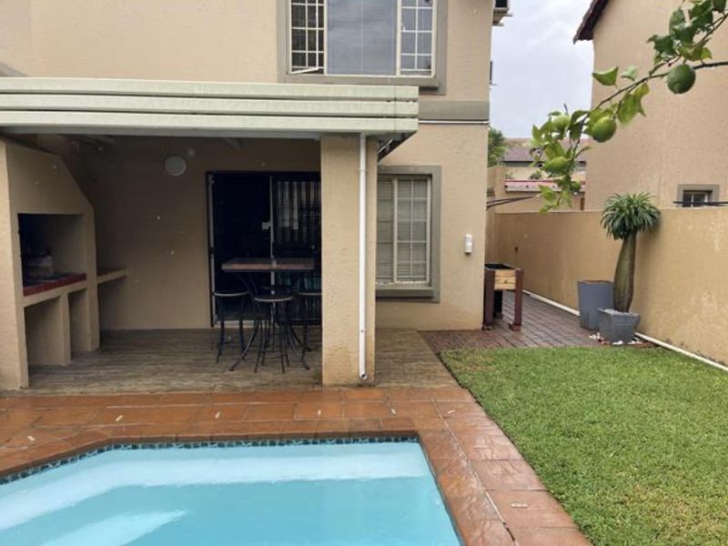 Beautifully Renovated & Well-Maintained 2-Bedroom Duplex with Private Pool, Patio & Built-In Braai - Photo 1