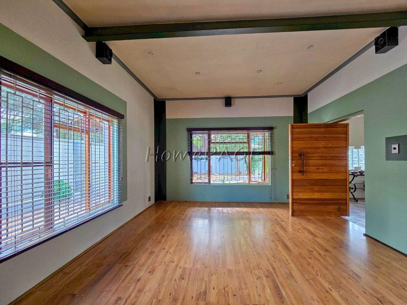 Okahandja:  Very neat 4 Bedr home in BEAUTIFUL STREET - Photo 7