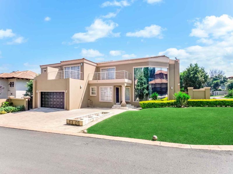 4 Bedroom House for Sale in Dainfern - Photo 2