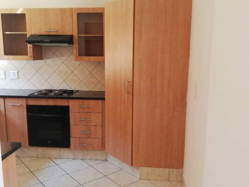 Stunning 1st Floor 2-Bedroom Simplex! - Photo 3
