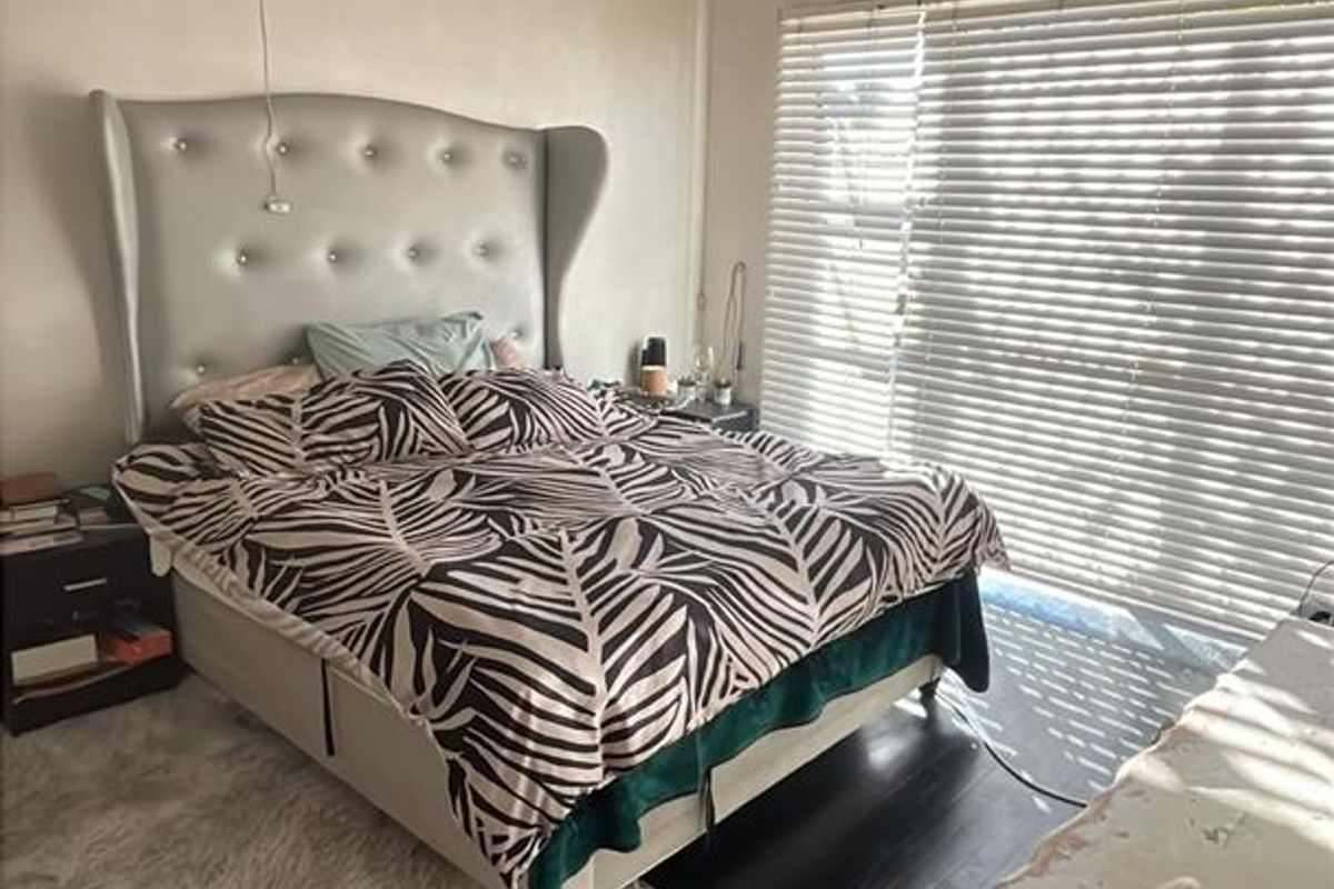 Bedroom in fully furnished shared house available for rent. - Photo 4