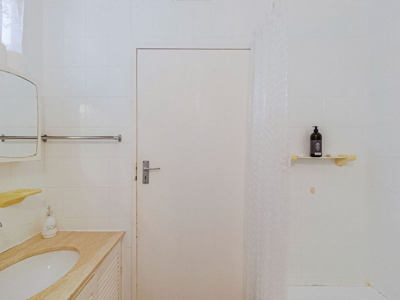Picture perfect furnished studio apartment in Warner Beach, where everyday living feels like a getaway. - Photo 4