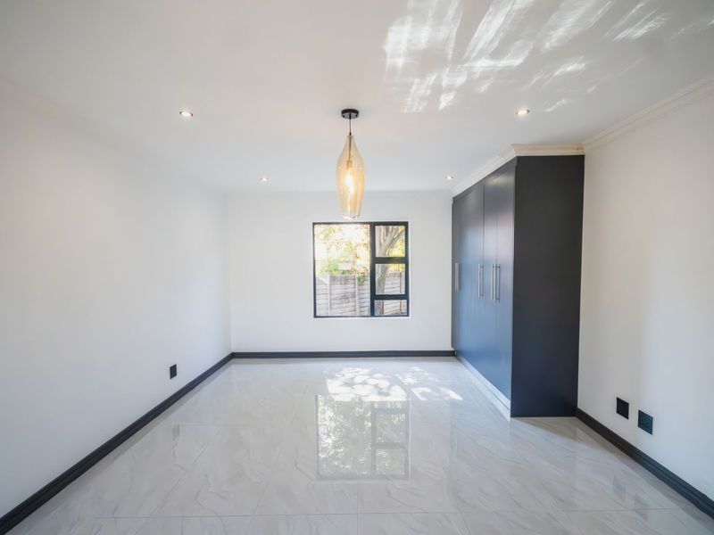 Looking for a HUGE family compound? - Photo 3