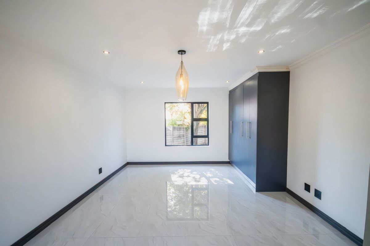 Looking for a HUGE family compound? - Photo 3