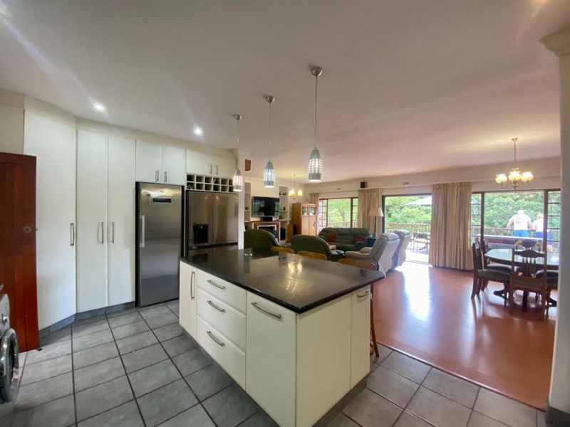 SPACE, PRIVACY AND LUSH SURROUNDS IN THE HEART OF KLOOF - Photo 7