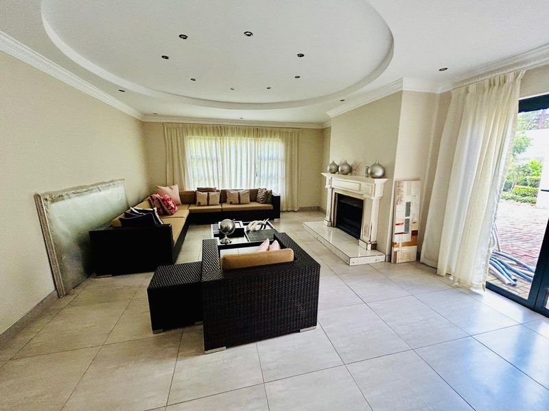 Beautiful up-market small holding for sale in Vryheid - Photo 8