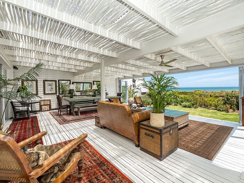 WHERE LUXURY MEETS THE OCEAN - Photo 3