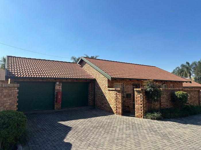 Property #2385855, House Sold in Highveld
