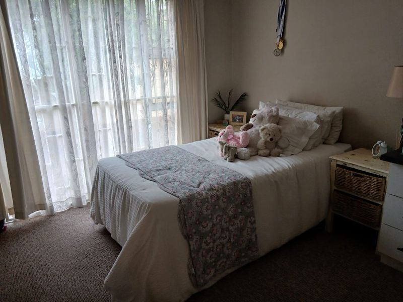 House for Sale with a Flat – Spacious Family Living - Photo 7