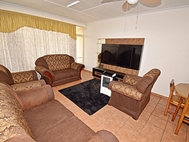 First Floor Apartment - Photo 4