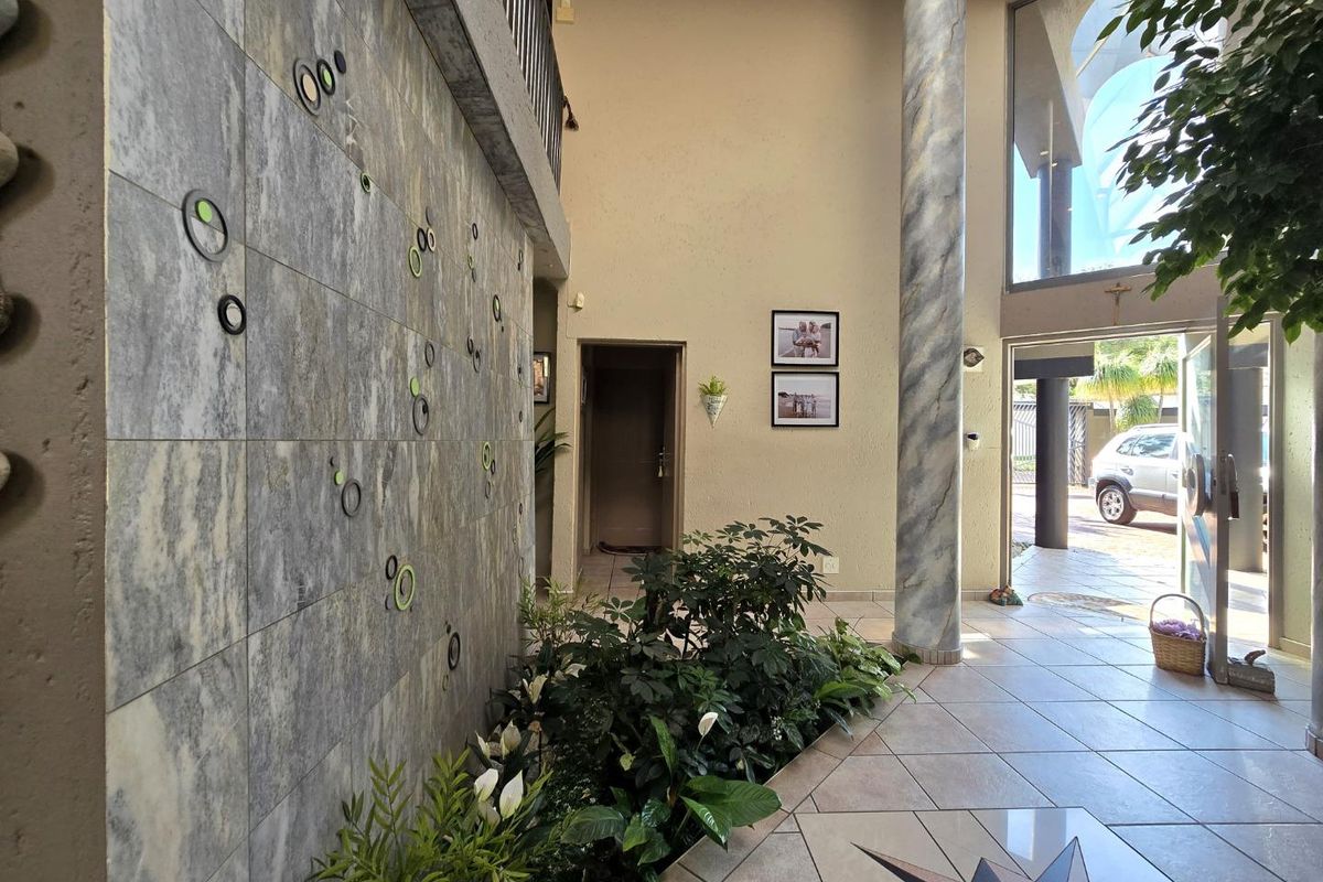 5 Bedroom House For Sale in Meyersdal Alberton - Photo 2