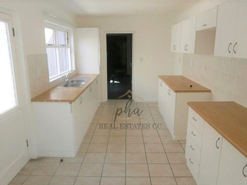 Adorable Townhouse with 3 courtyards for sale in Walvis Bay - Photo 4