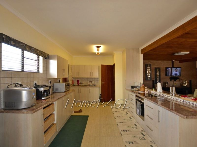Ext 10, Henties Bay:  Low Maintenance Home with Flat is for Sale - Photo 9