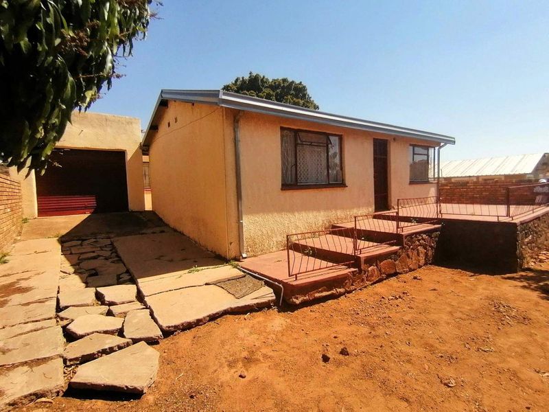 Beautiful 4-Bedroom Family Home with Outbuilding in a Wonderful Neighbourhood