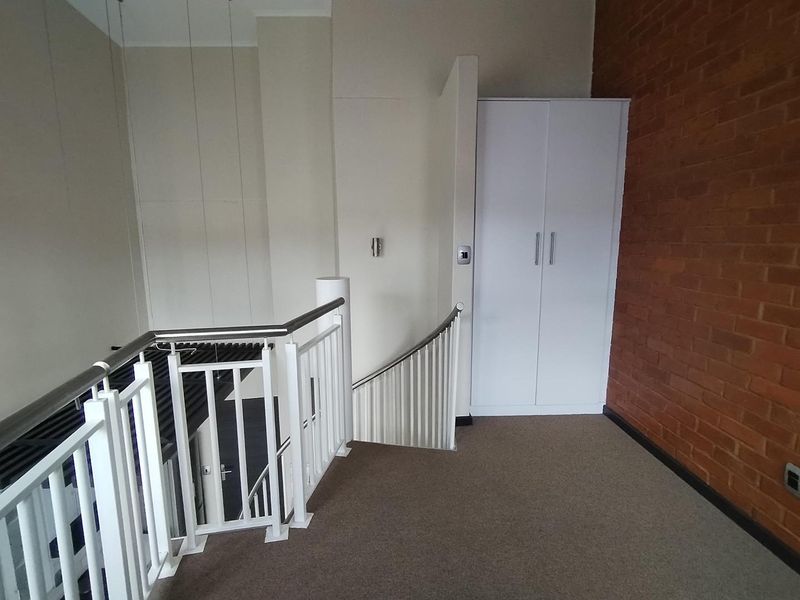 Duncan Court Luxury Student unit - Photo 4