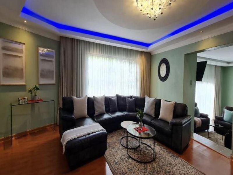 Stunning Luxury Home for Sale in Sterpark, Polokwane - Photo 5