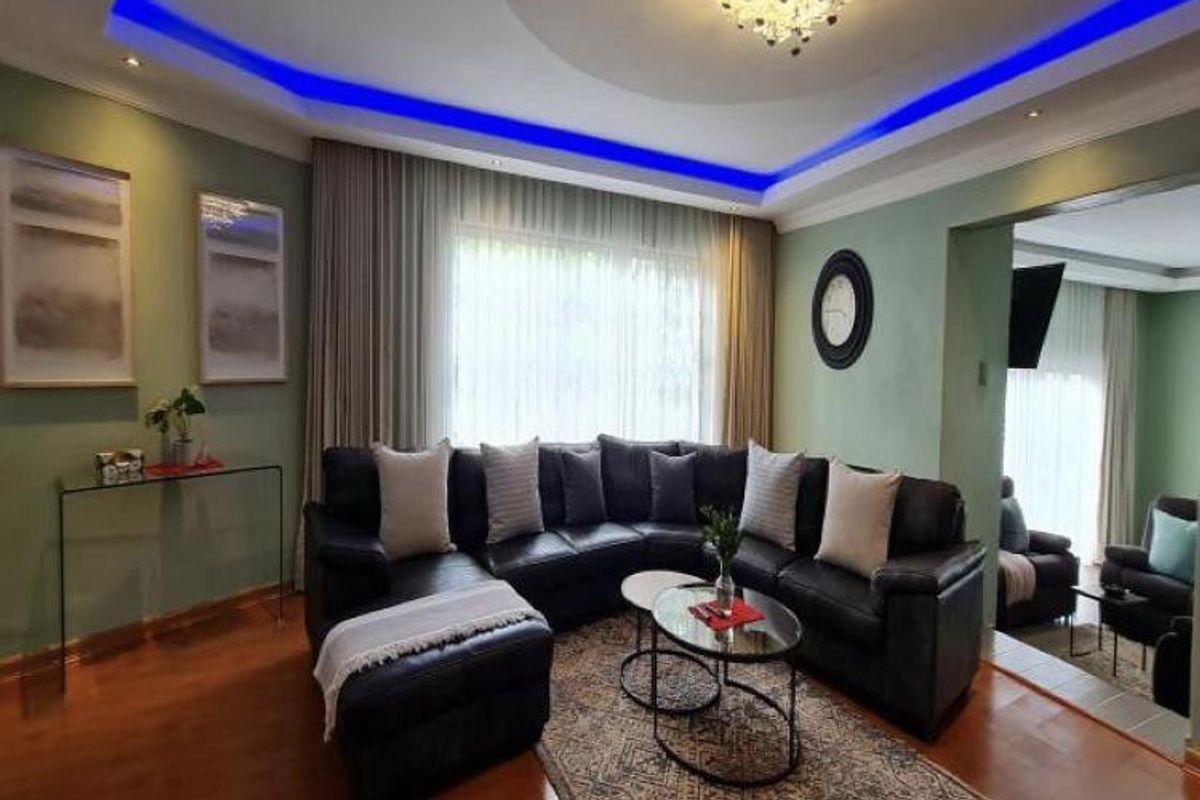 Stunning Luxury Home for Sale in Sterpark, Polokwane - Photo 5