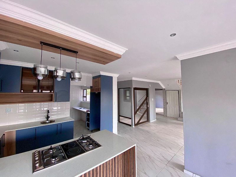 Epitome of luxury living. - Photo 7