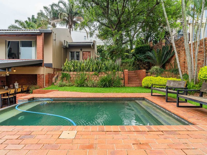 Stunning 386m2 4 bedroom home with flatlet for sale on the Sunningdale and Somerset Park border - Photo 4