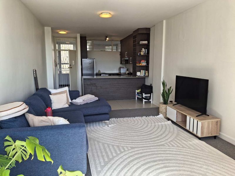 A STYLISH ONE BEDROOM APARTMENT - Photo 2