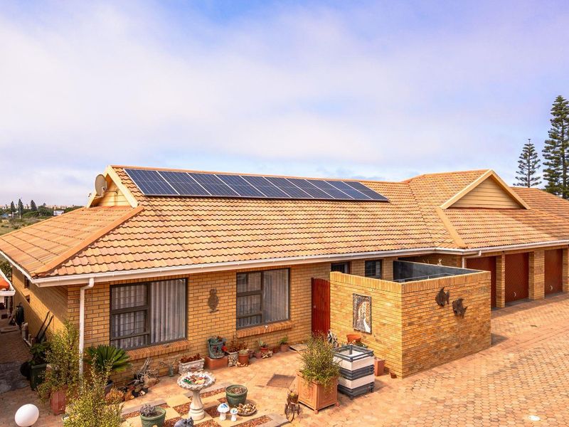 Don't miss out: Ideal townhouse with all the perks - Photo 2